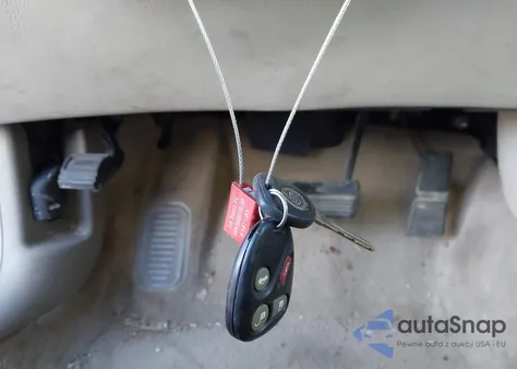 2005 Cadillac Deville Livery из США, поврежденный, VIN 1G6KD54YX5U232201